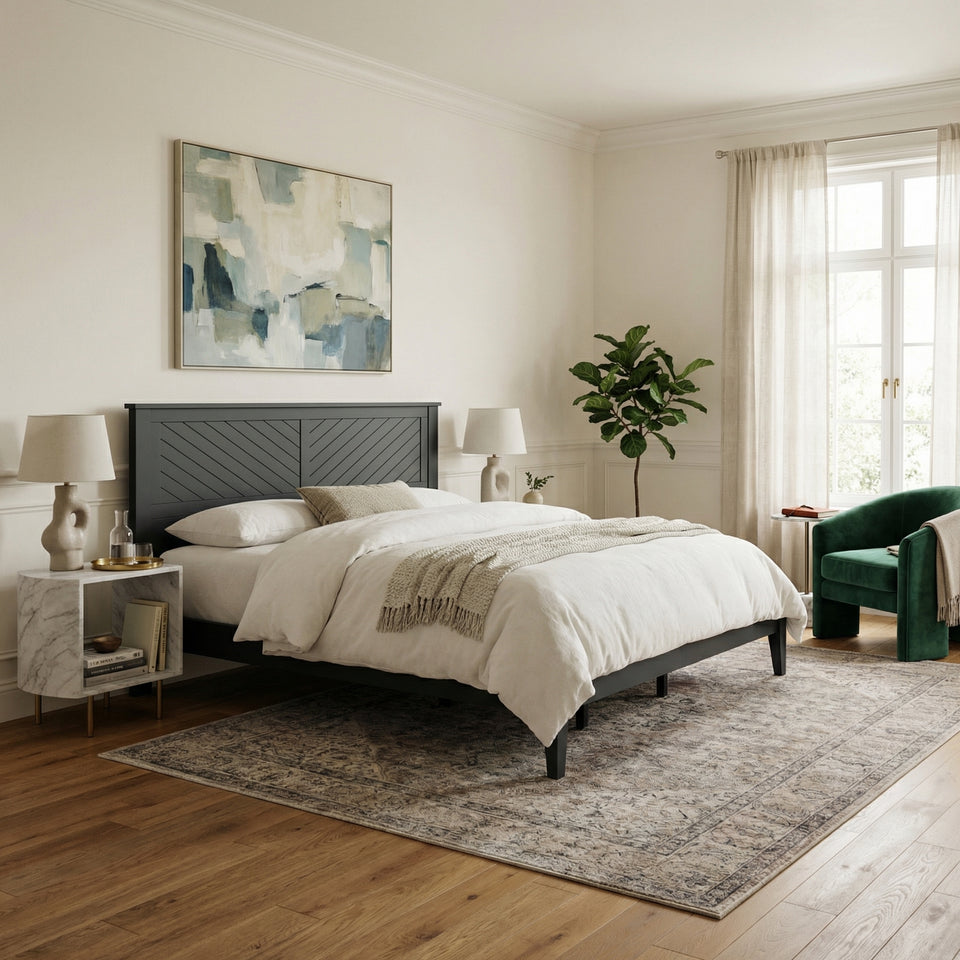 A Headboard That Makes the <em>Whole Room</em>