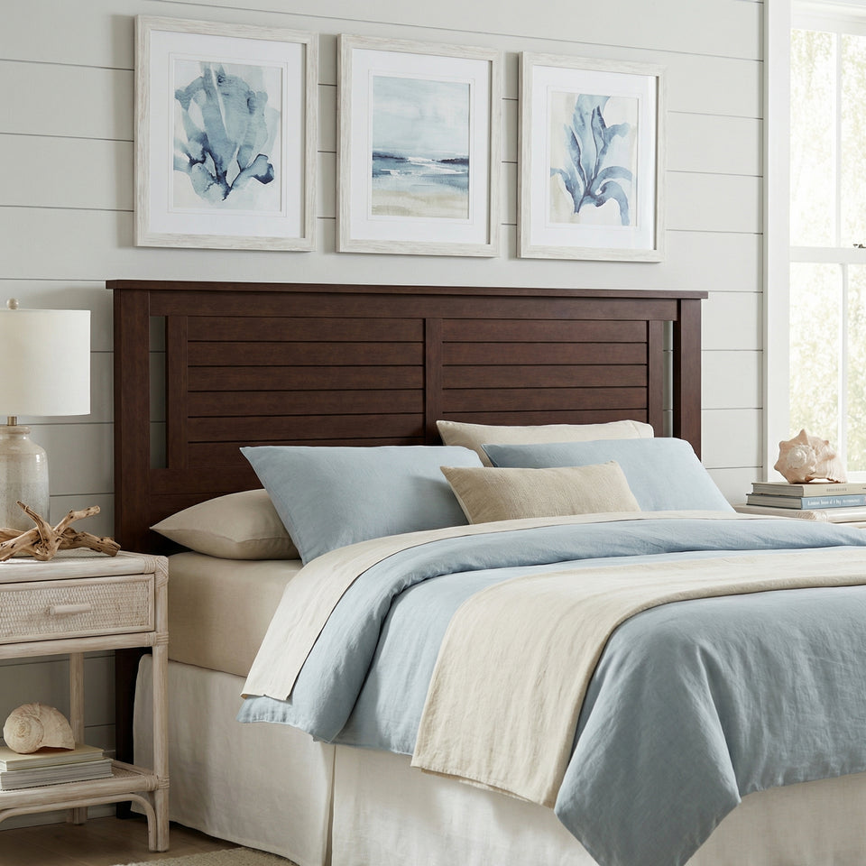 A Headboard That Makes the <em>Whole Room</em>