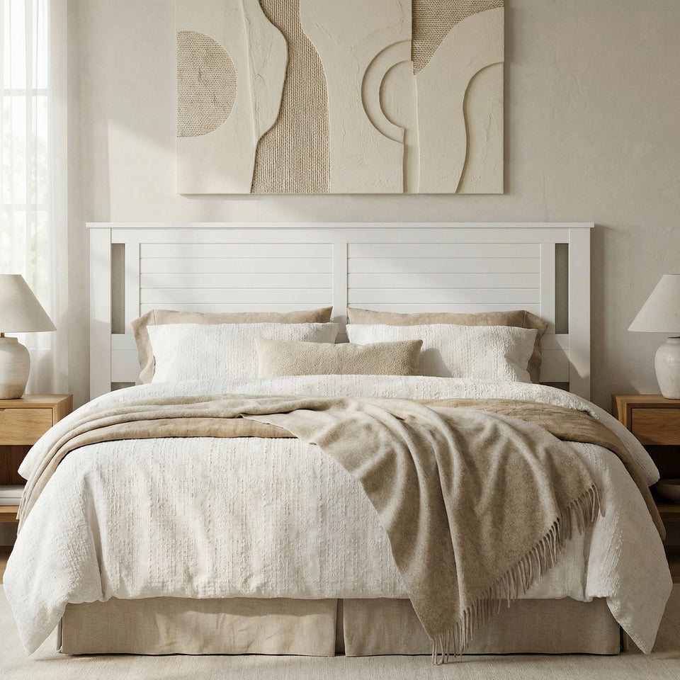 A Headboard That Makes the <em>Whole Room</em>