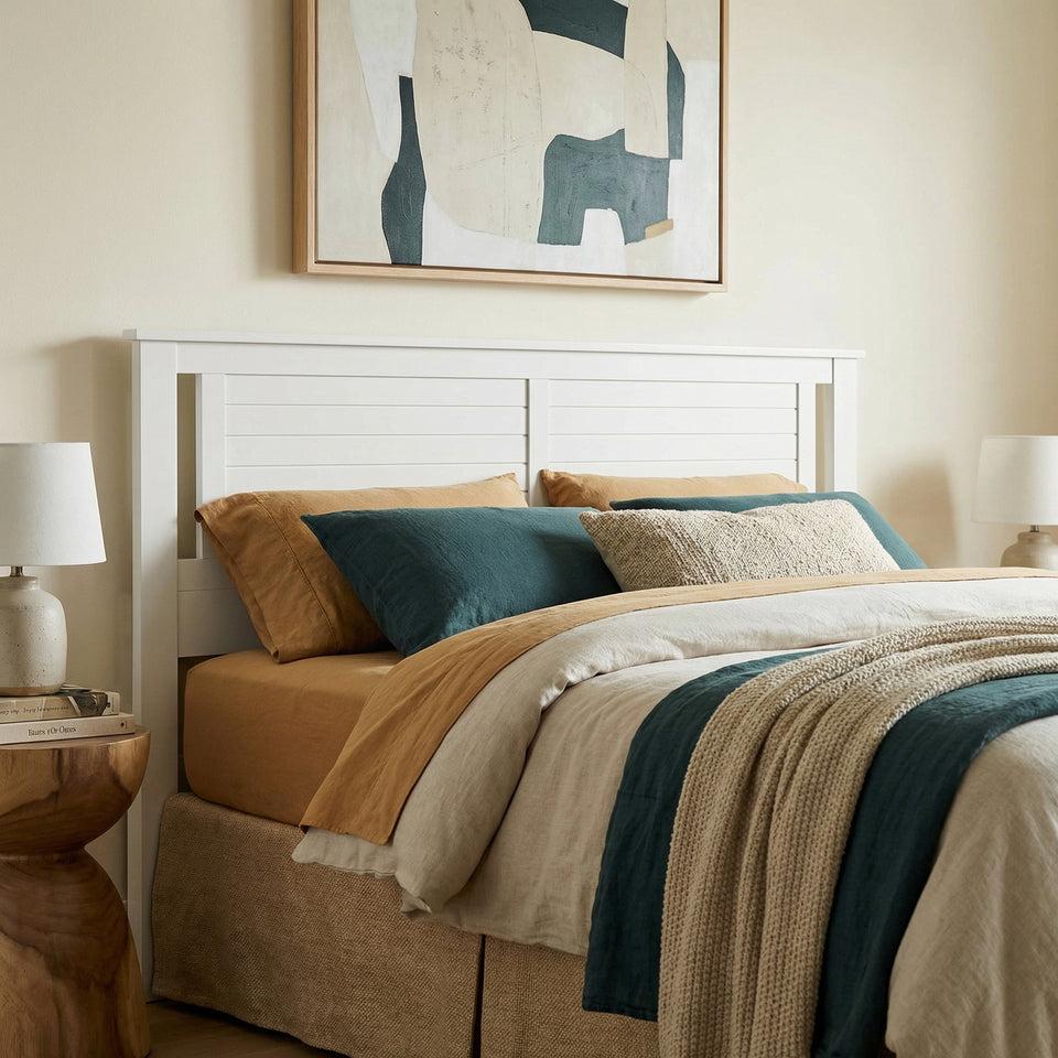 A Headboard That Makes the <em>Whole Room</em>