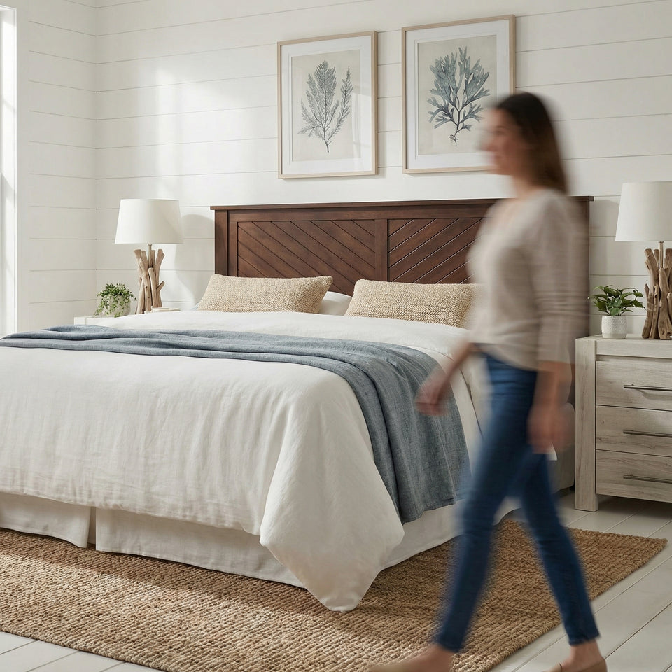 A Headboard That Makes the <em>Whole Room</em>