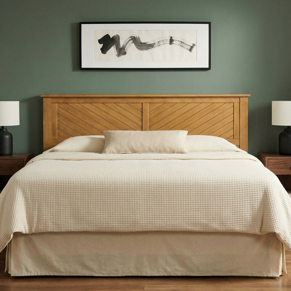 A Headboard That Makes the <em>Whole Room</em>