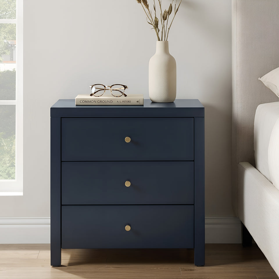 Bold Color. <em>The Right Silhouette to Carry It.</em>