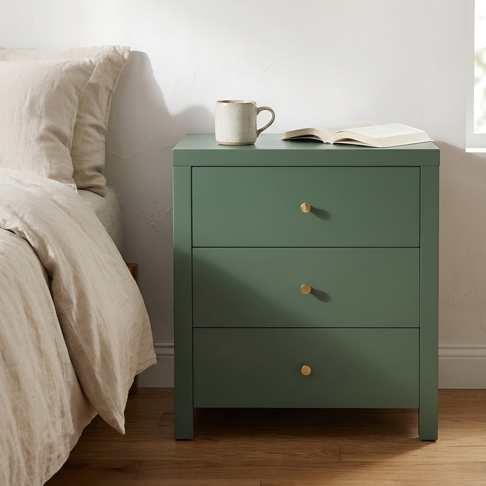 Bold Color. <em>The Right Silhouette to Carry It.</em>