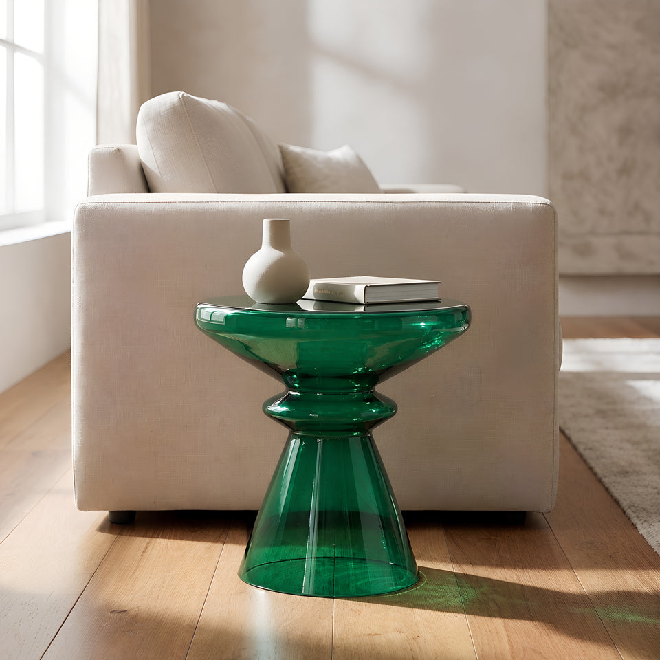 Looks as Good Empty <em>as It Does Styled.</em>