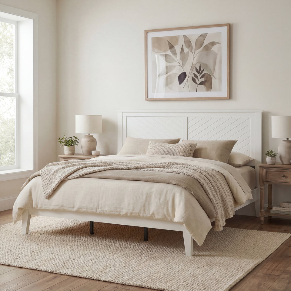 A Headboard That Makes the <em>Whole Room</em>