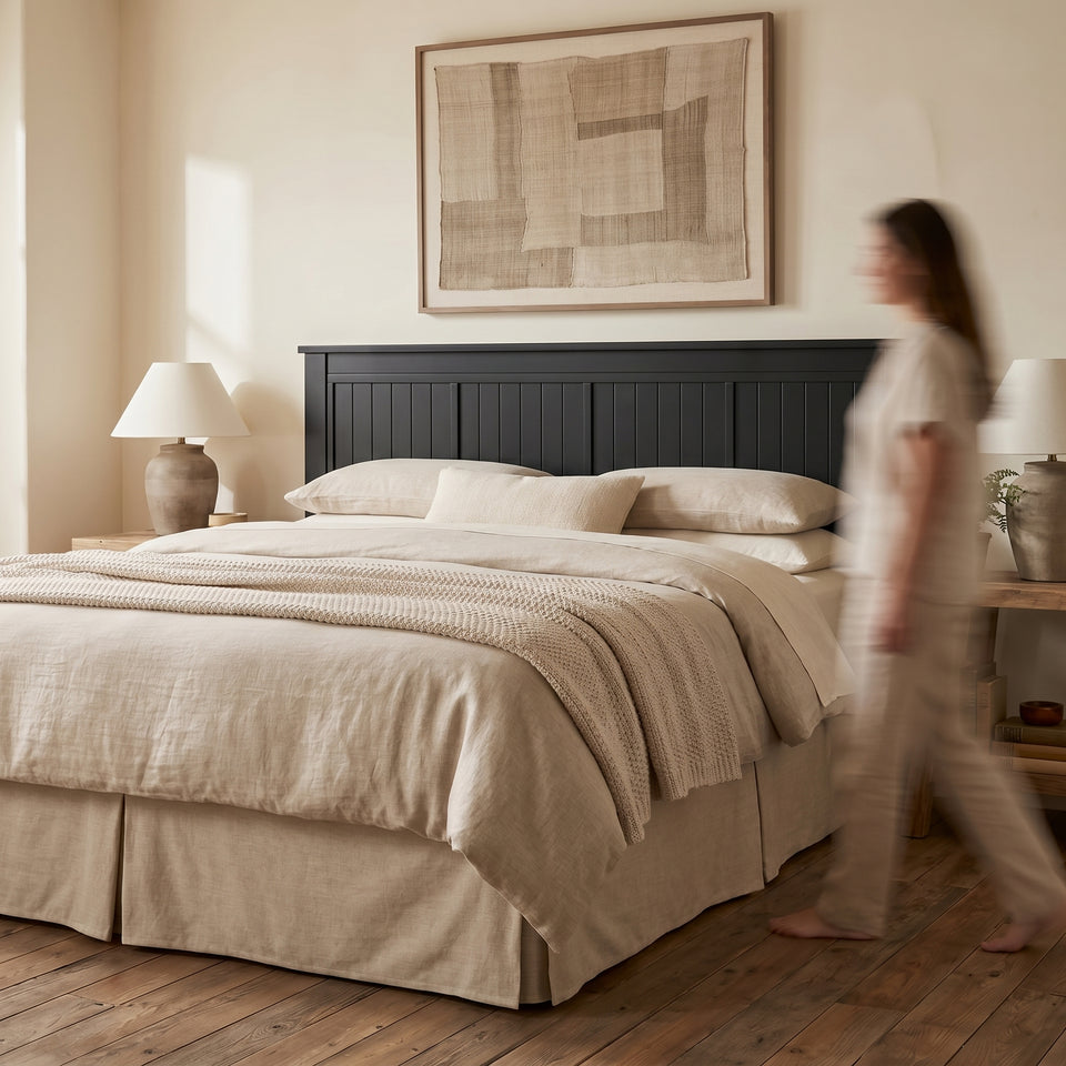 A Headboard That Makes the <em>Whole Room</em>