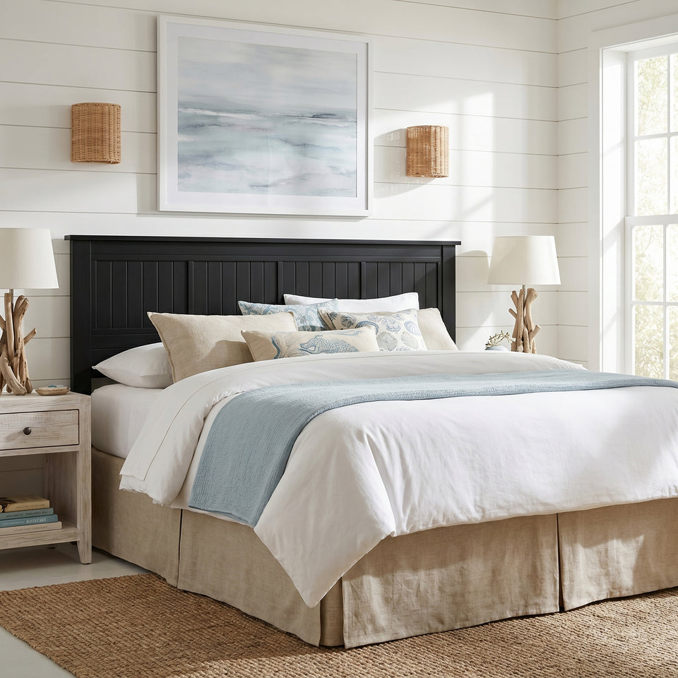A Headboard That Makes the <em>Whole Room</em>