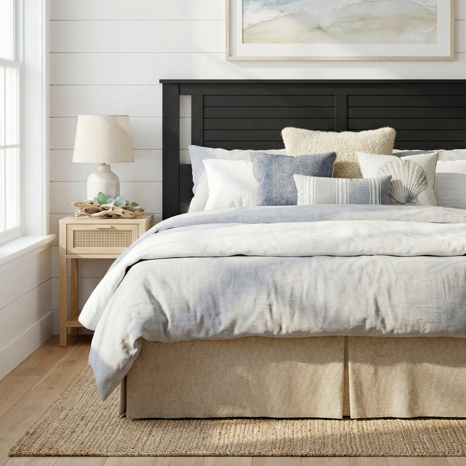 A Headboard That Makes the <em>Whole Room</em>