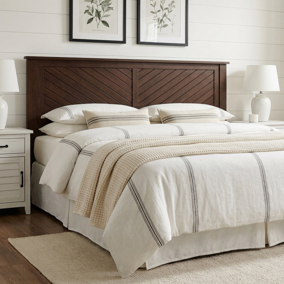 A Headboard That Makes the <em>Whole Room</em>